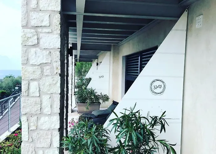 Sunset برنزوني سول جاردا